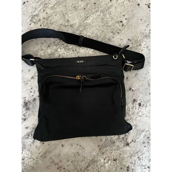 Tumi Voyageur Capri Black Nylon Crossbody Bag EUC - Picture 8 of 9